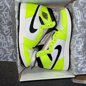 Jordan 1 Retro High OG Visionaire men’s size 11